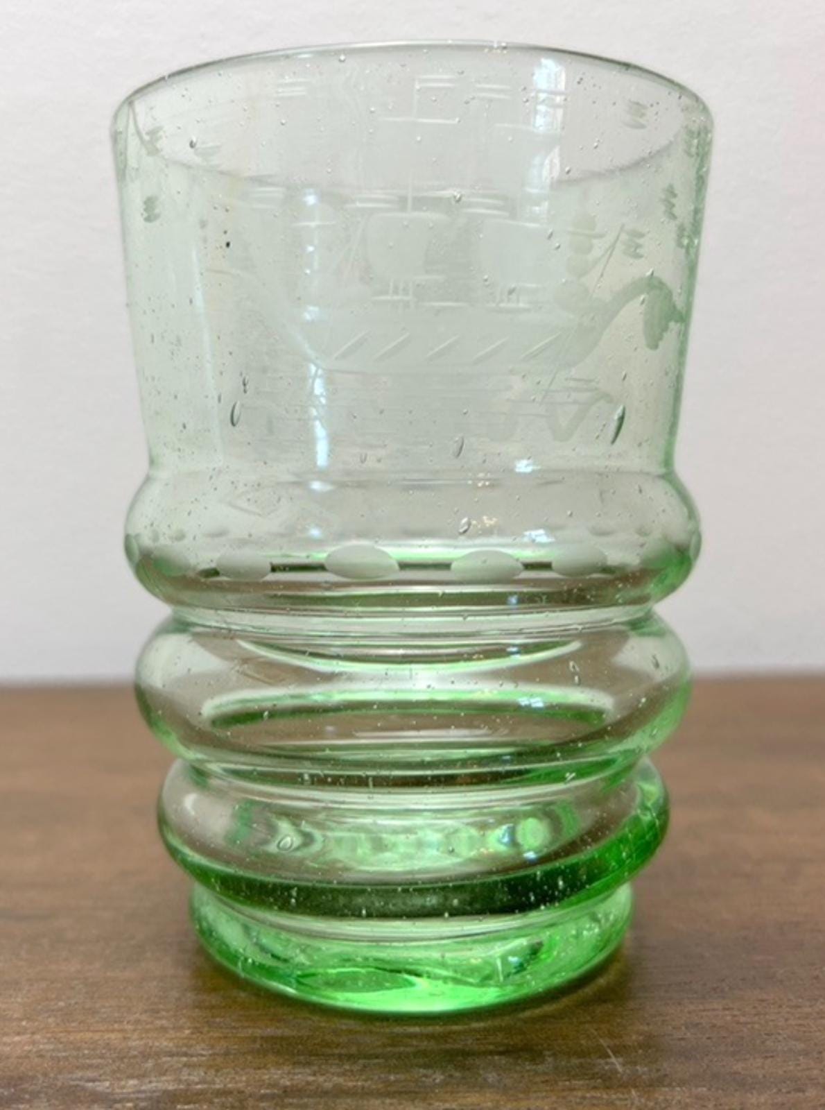 Vintage Green Etched Glass Tumbler – Sailing Ship Motif, Ribbed Base, 10 cm