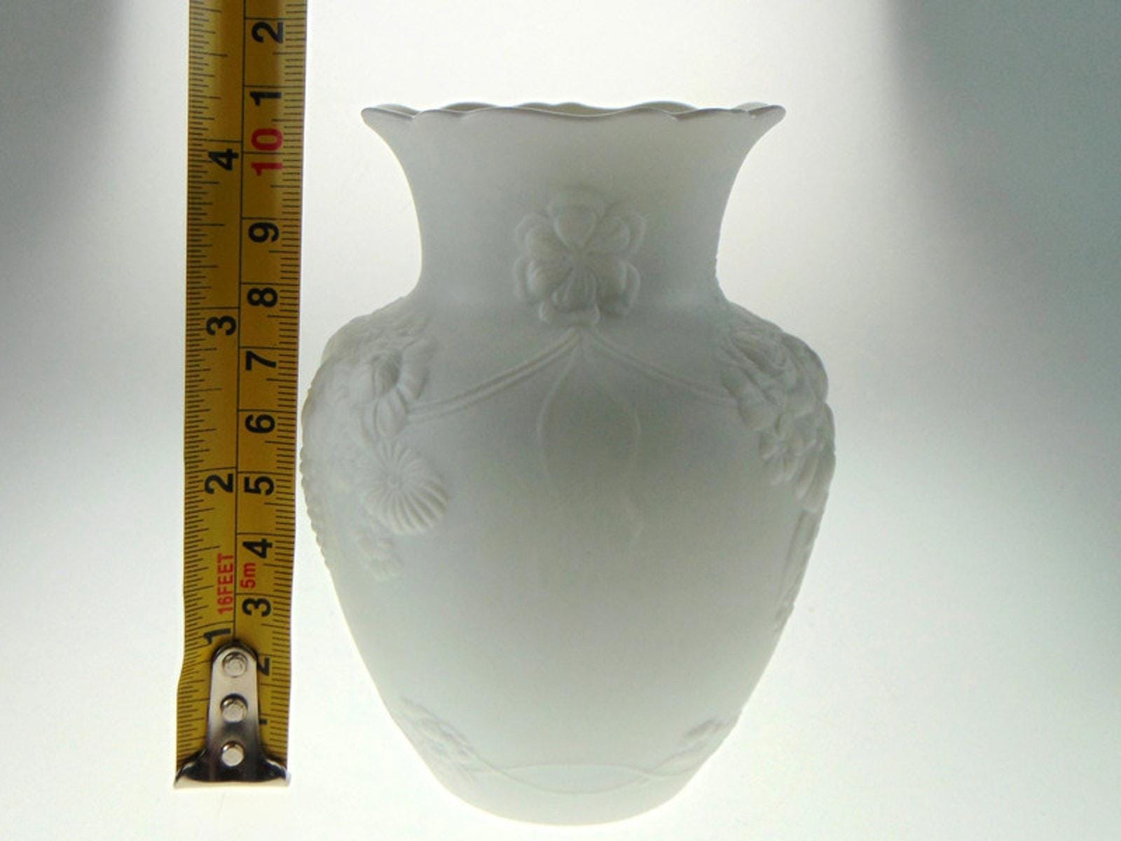 1960s Kaiser Bisque Porcelain Vases White West German Pair Squat & Bouquet