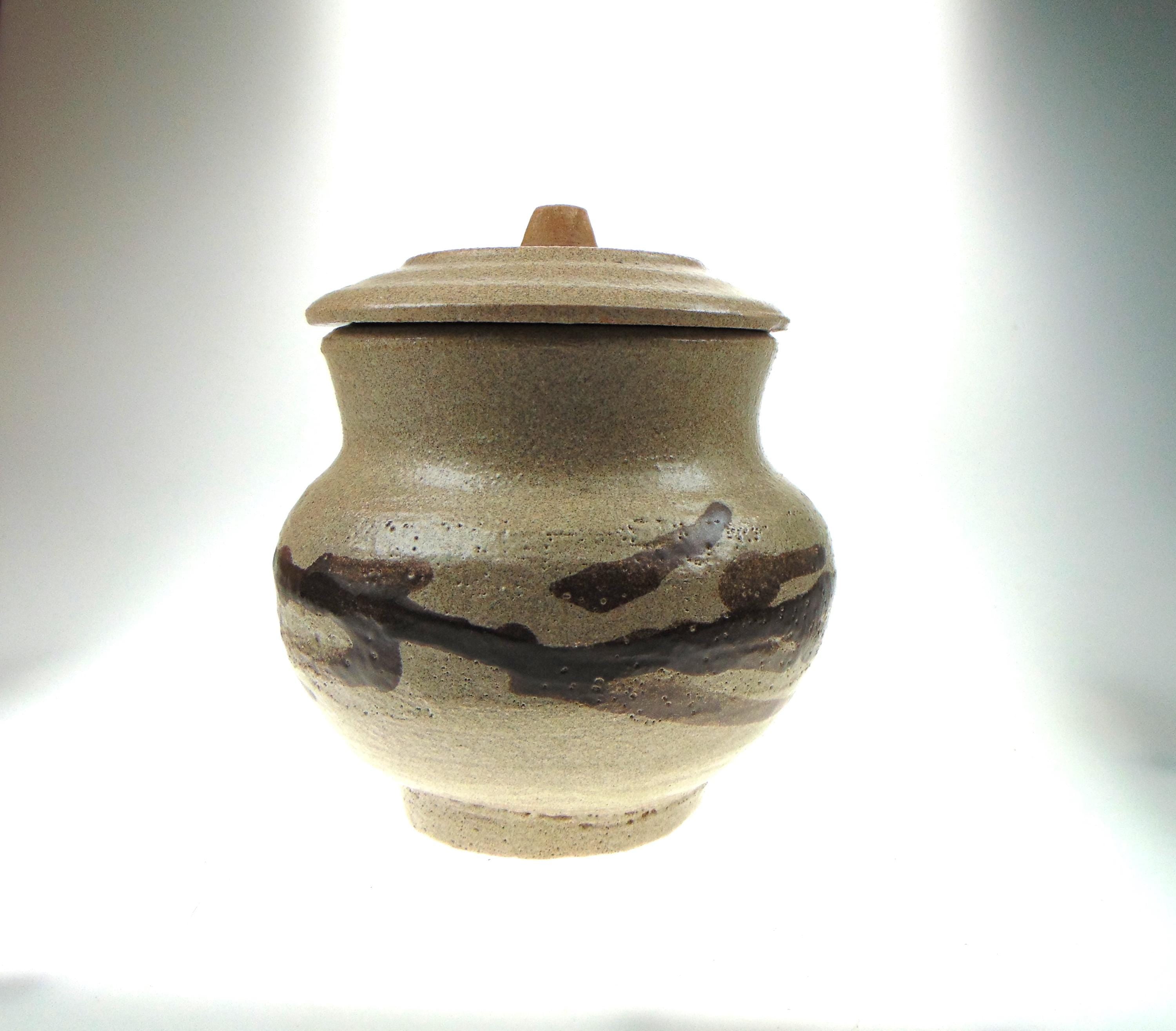 Handcrafted Pottery Jar with Lid: Mid-Century Modern Earthenware