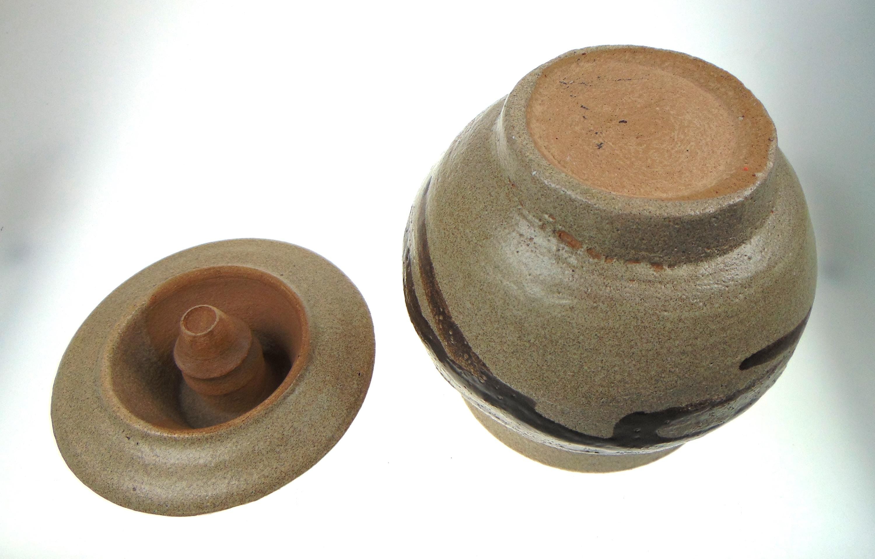 Handcrafted Pottery Jar with Lid: Mid-Century Modern Earthenware