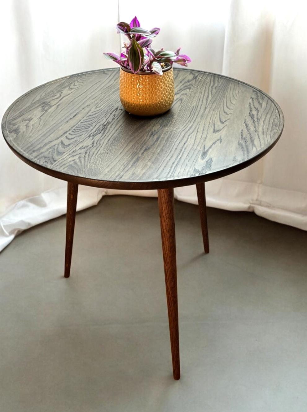 Mater accent café table – Scandinavian design, solid oak, sirka grey finish