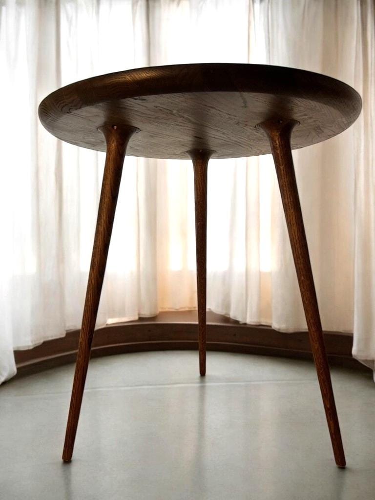 Mater accent café table – Scandinavian design, solid oak, sirka grey finish