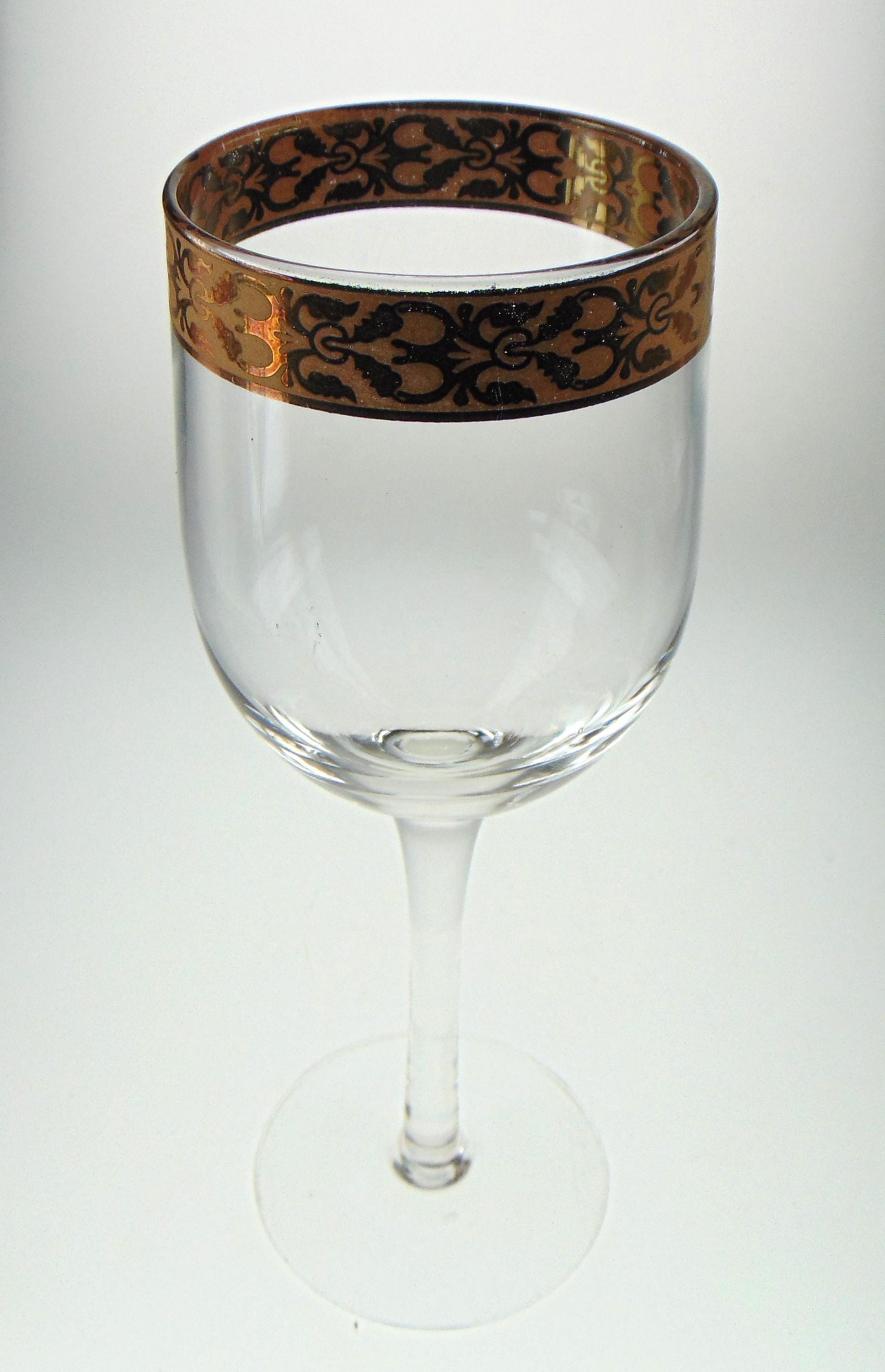 Set of 6 Mid Century Wine Glasses. 19.5cm Tall Vintage Glasses