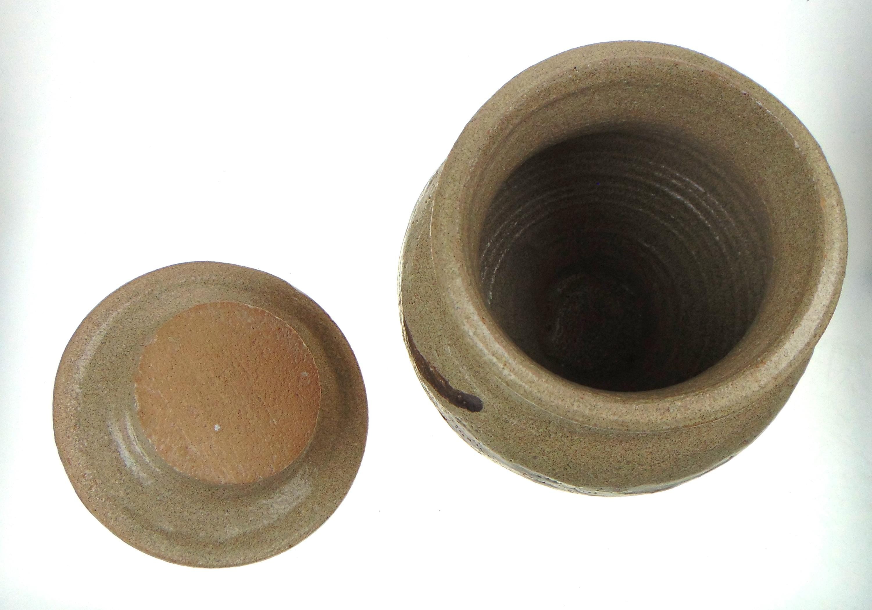 Handcrafted Pottery Jar with Lid: Mid-Century Modern Earthenware
