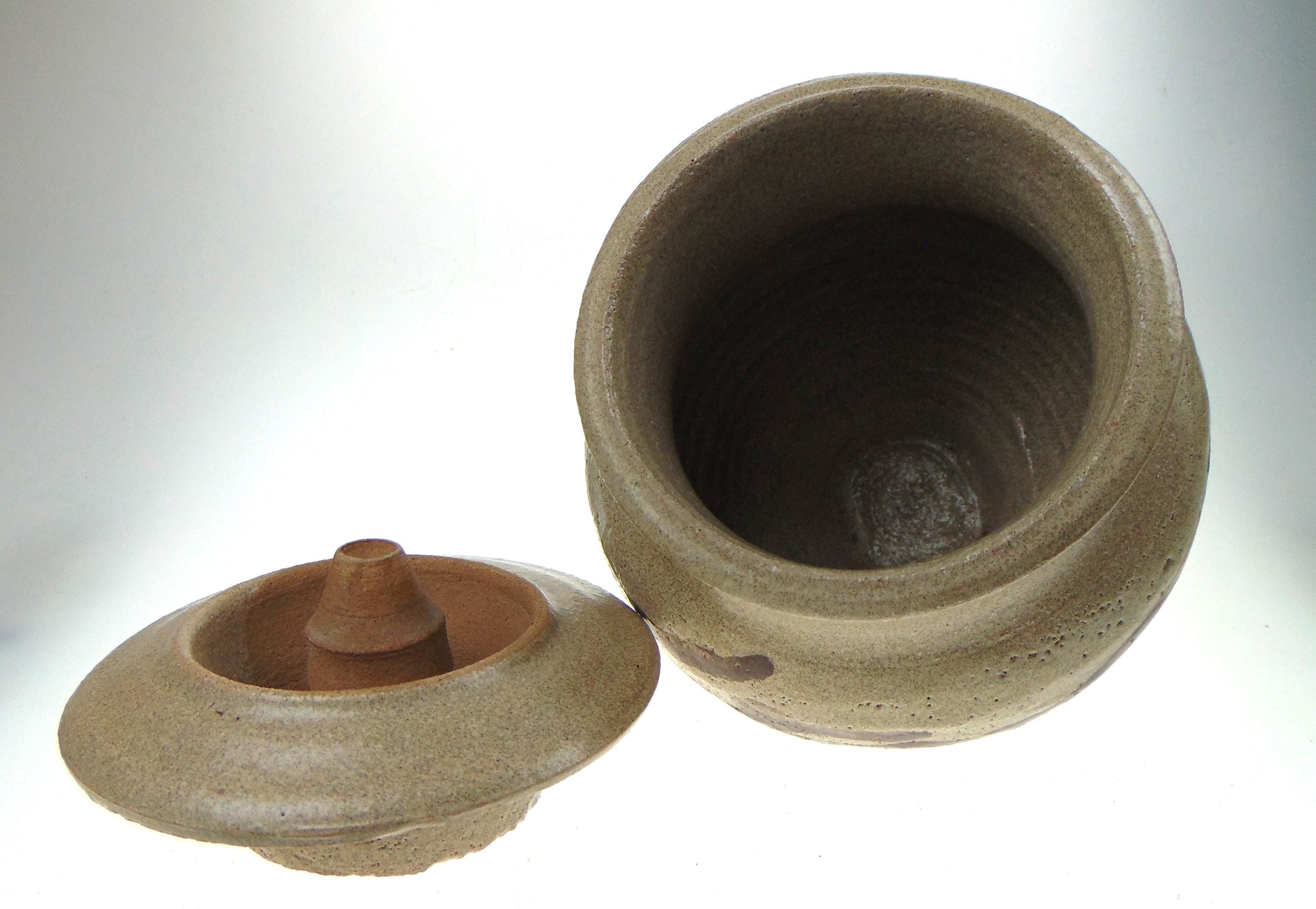 Handcrafted Pottery Jar with Lid: Mid-Century Modern Earthenware