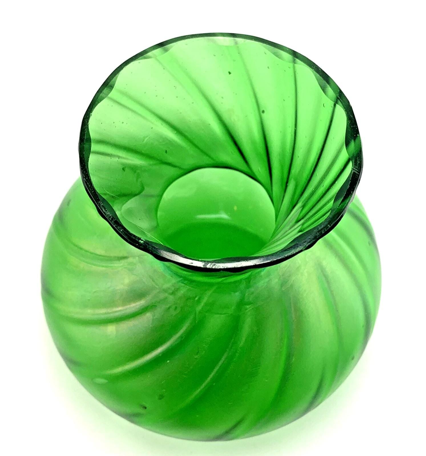 Antique Green Lustre Glass Vase: Art Nouveau Swirl Pattern