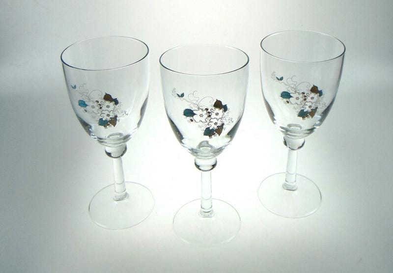 Mid Century Wine Glasses: White Floral Detail, Set of 3