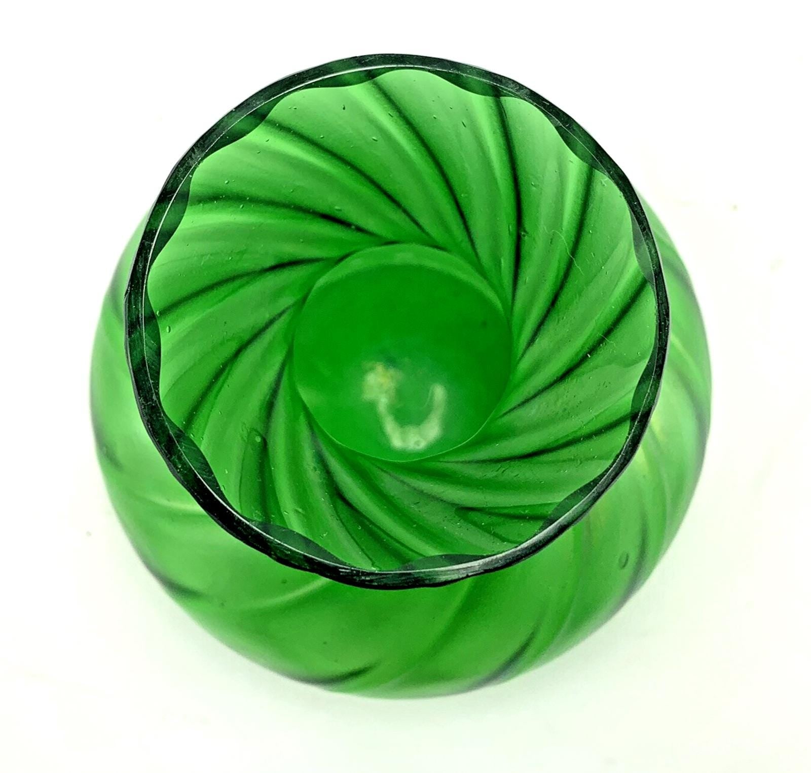 Antique Green Lustre Glass Vase: Art Nouveau Swirl Pattern