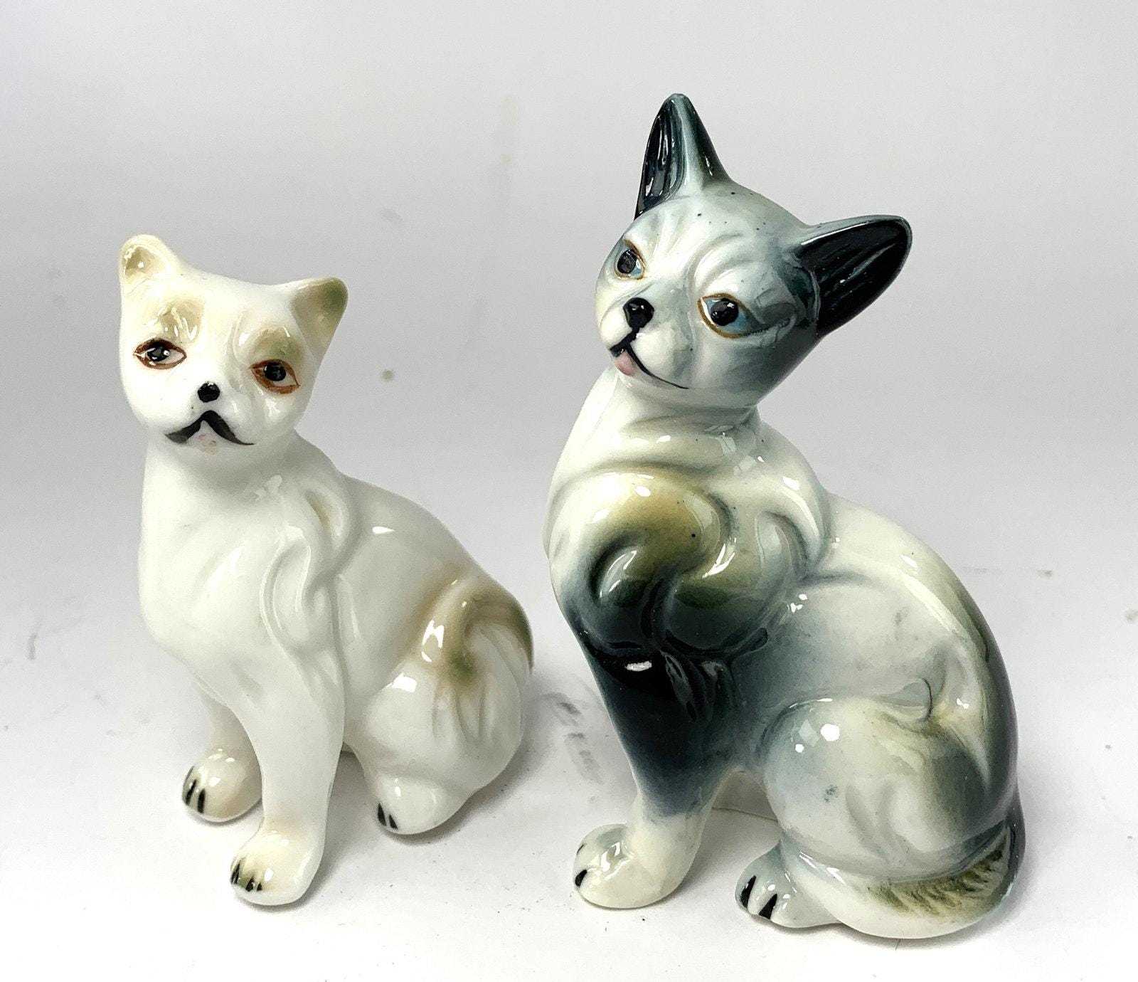 2 Vintage Cats Figurines in Porcelain. Small Porcelain Cat Ornaments