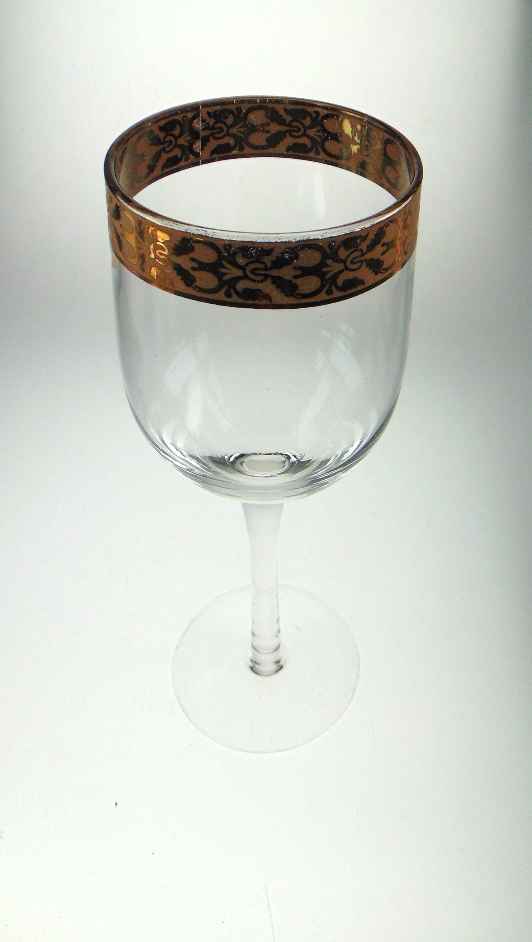 Set of 6 Mid Century Wine Glasses. 19.5cm Tall Vintage Glasses