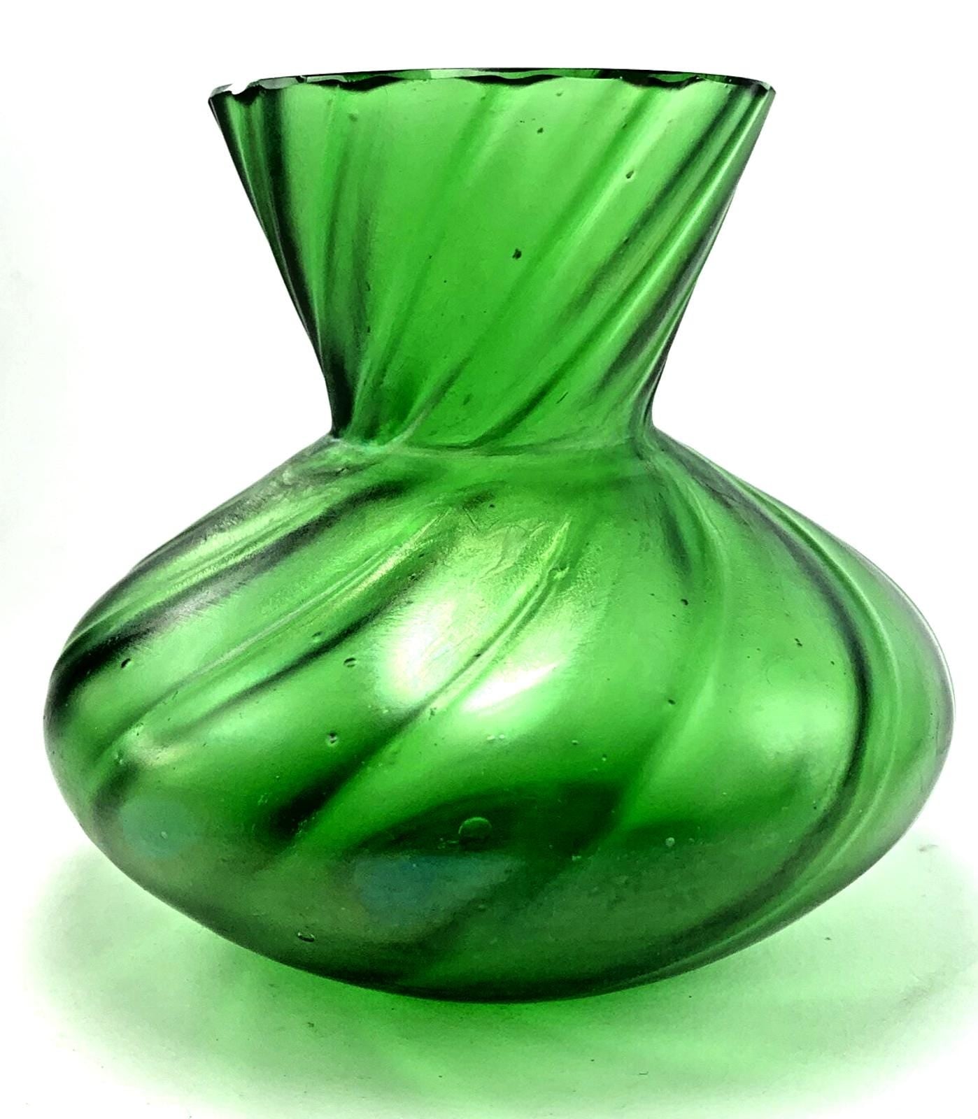 Antique Green Lustre Glass Vase: Art Nouveau Swirl Pattern
