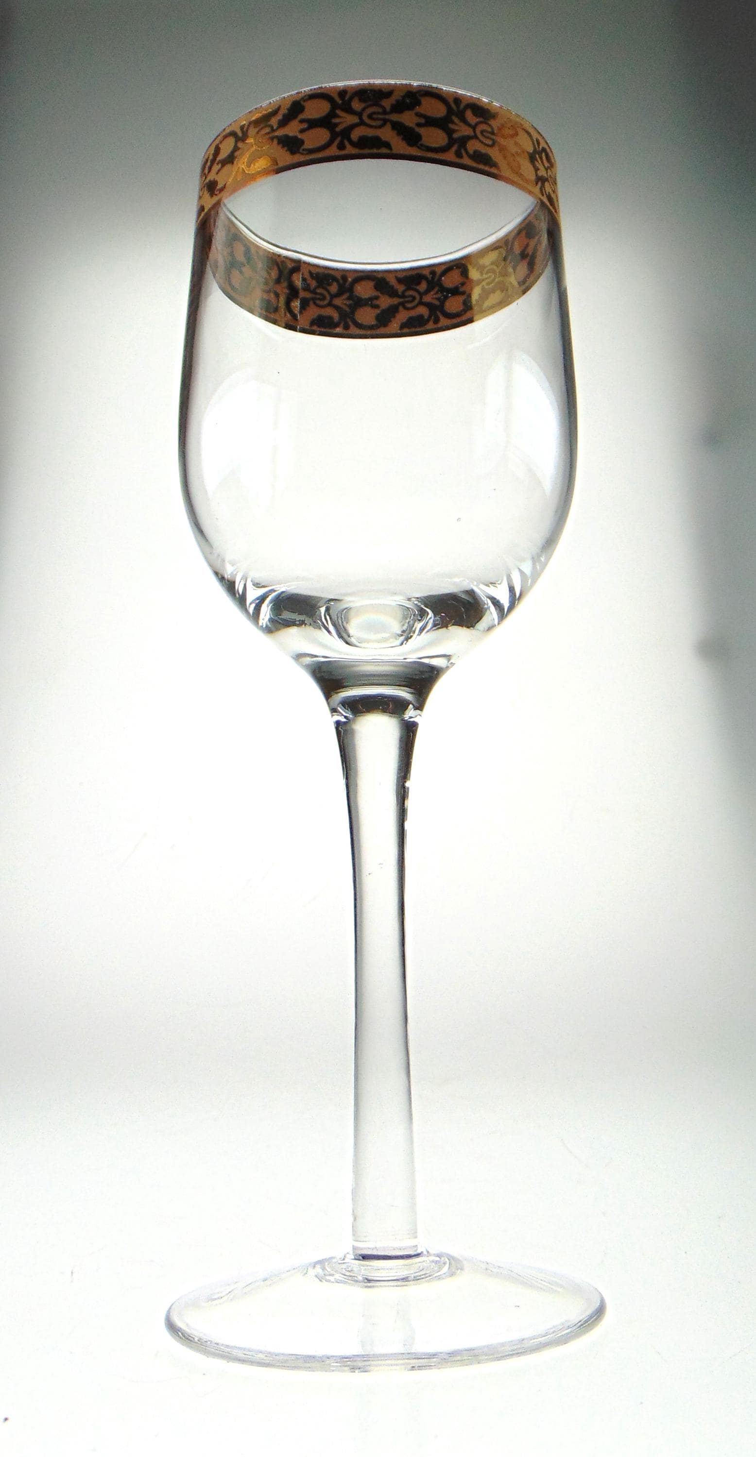 Set of 6 Mid Century Wine Glasses. 19.5cm Tall Vintage Glasses
