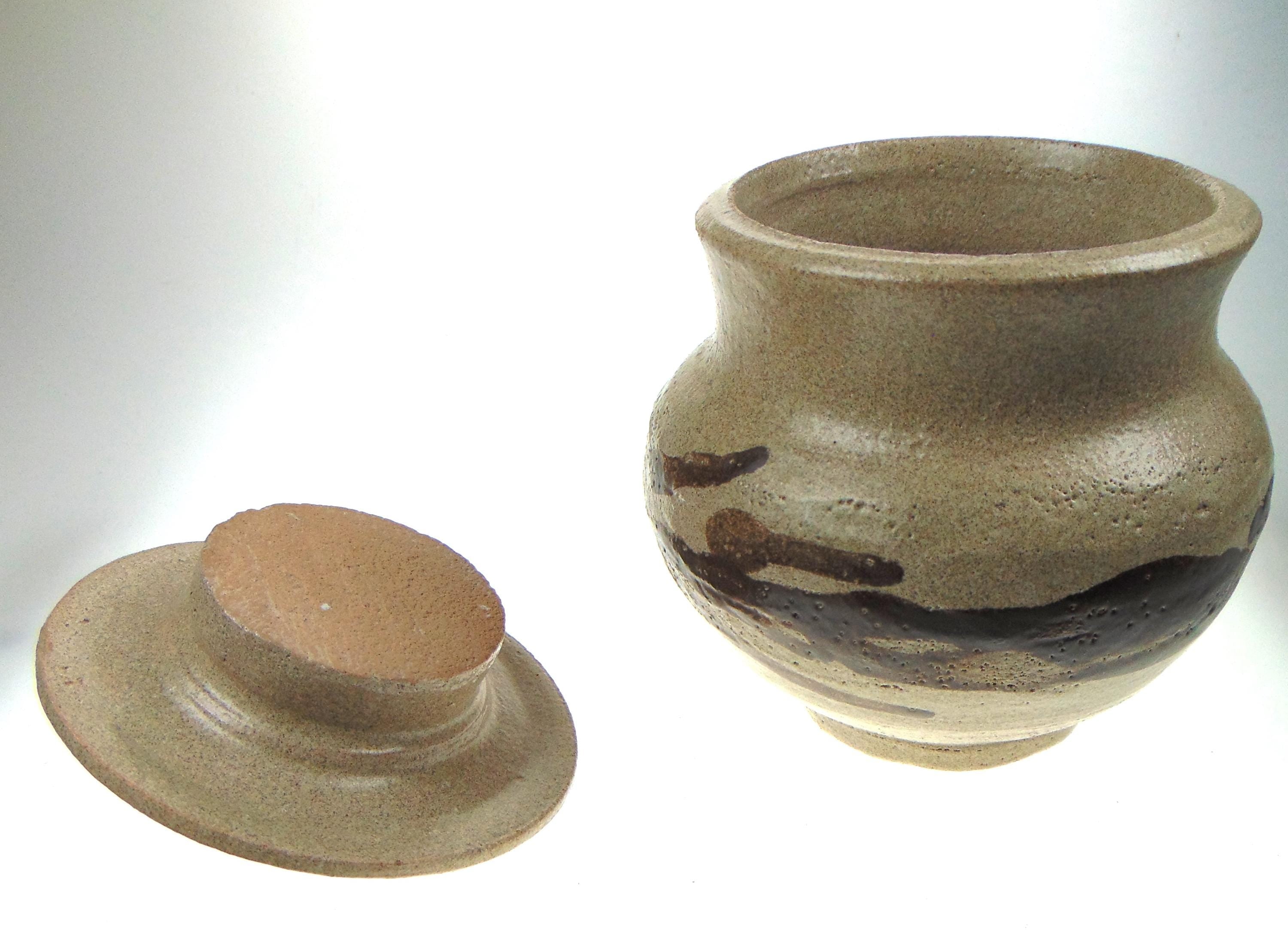 Handcrafted Pottery Jar with Lid: Mid-Century Modern Earthenware