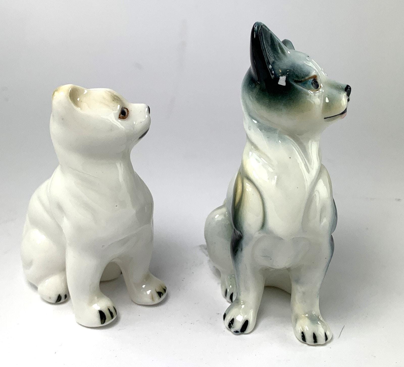 2 Vintage Cats Figurines in Porcelain. Small Porcelain Cat Ornaments