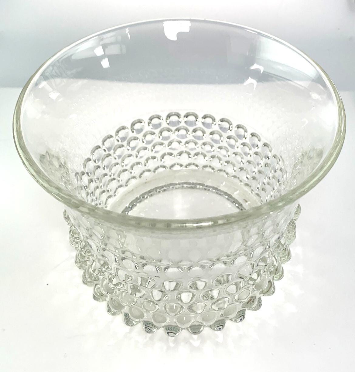Saara hopea 1952 hobnail glass vase for nuutajärvi – scandinavian design