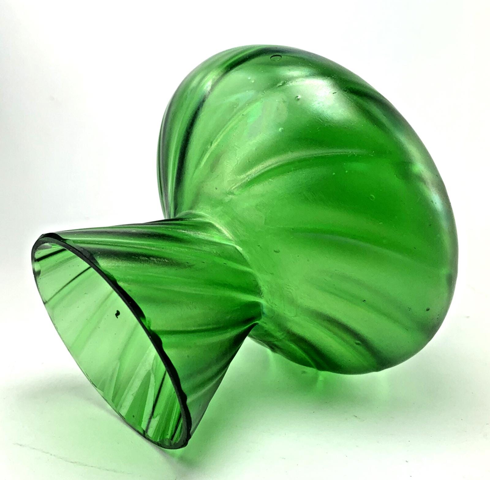 Antique Green Lustre Glass Vase: Art Nouveau Swirl Pattern