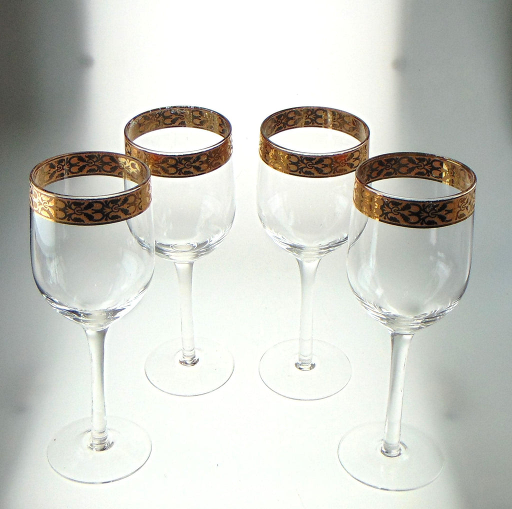 Set of 6 Mid Century Wine Glasses. 19.5cm Tall Vintage Glasses