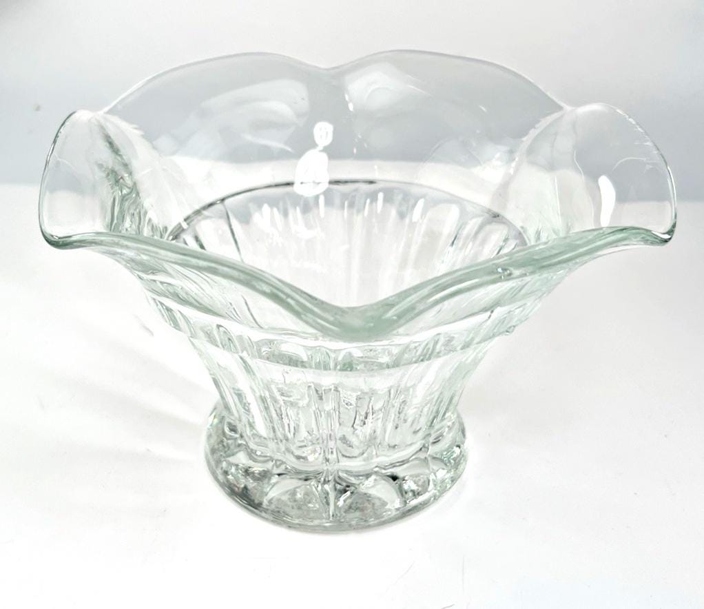Art deco glass bowl w/ scalloped rim – 8.5cm h x 13cm w decorative