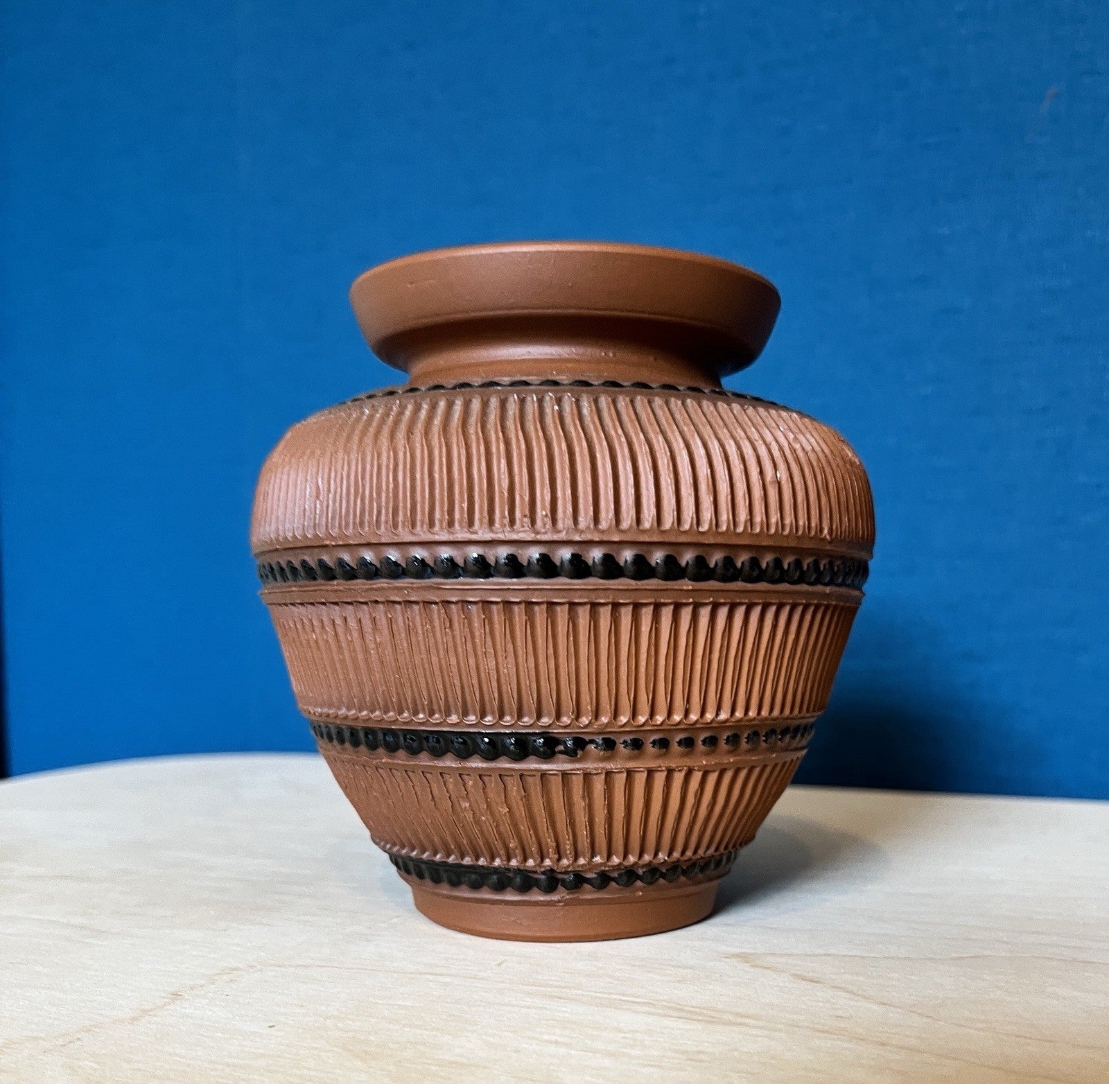Vintage Studio Pottery Vase Ribbed Terracotta Brown Ceramic Vase 12cm