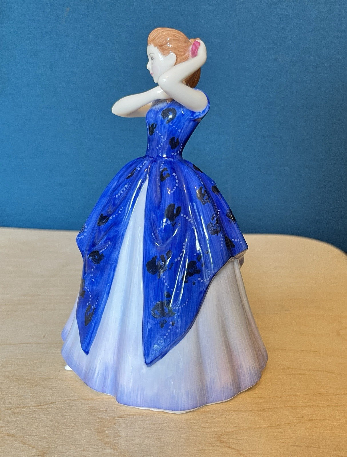 Royal Doulton Pretty Ladies Lauren Figurine HN Collection Blue Dress Figure 17cm
