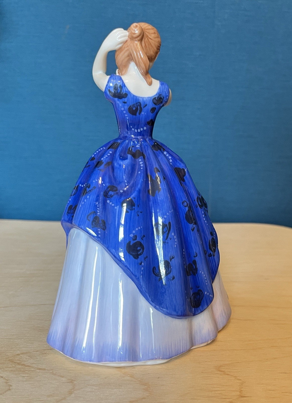 Royal Doulton Pretty Ladies Lauren Figurine HN Collection Blue Dress Figure 17cm