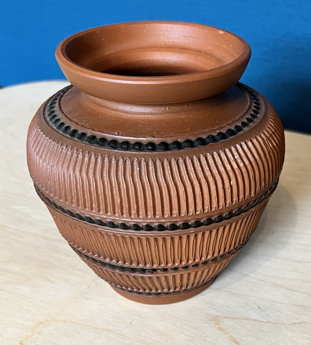 Vintage Studio Pottery Vase Ribbed Terracotta Brown Ceramic Vase 12cm