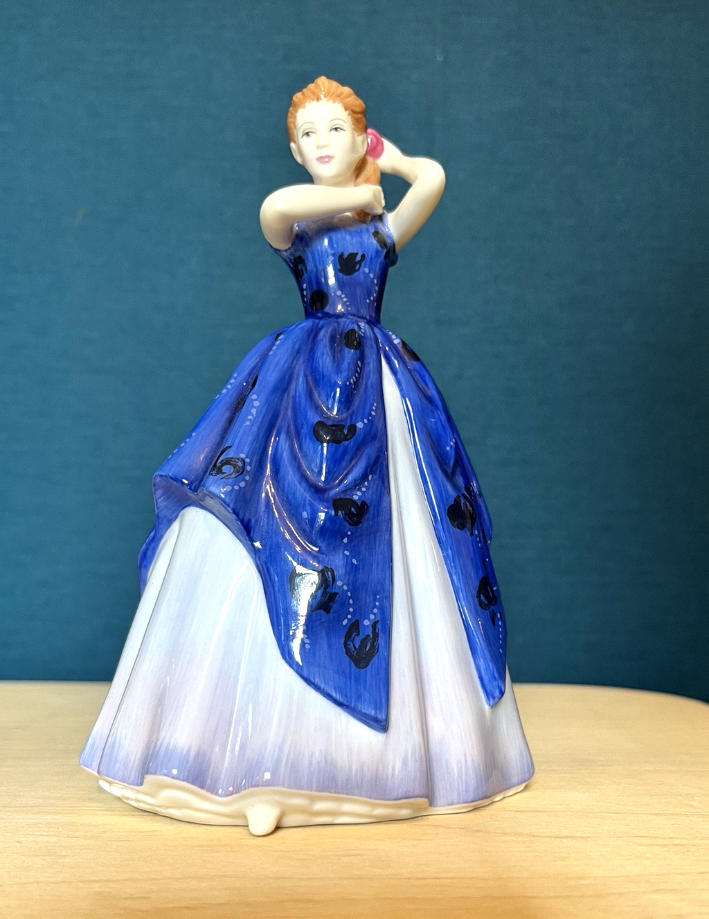 Royal Doulton Pretty Ladies Lauren Figurine HN Collection Blue Dress Figure 17cm