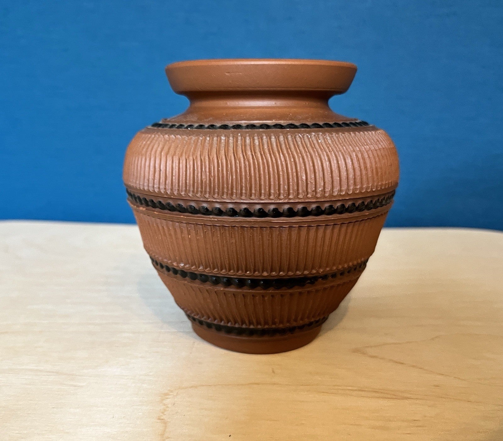 Vintage Studio Pottery Vase Ribbed Terracotta Brown Ceramic Vase 12cm