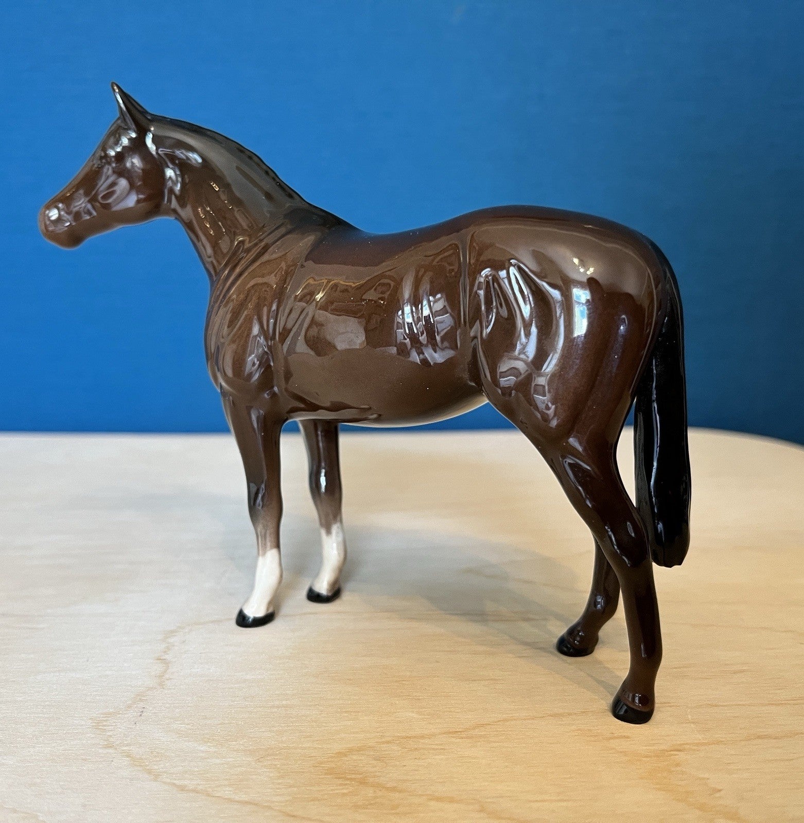 Royal Doulton Horse Figurine Bay Thoroughbred Horse Figure 16cm