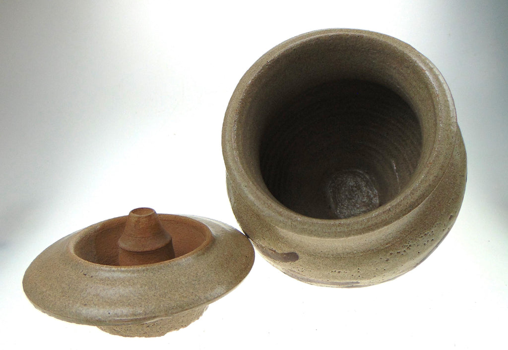 Handcrafted Pottery Jar with Lid: Mid-Century Modern Earthenware