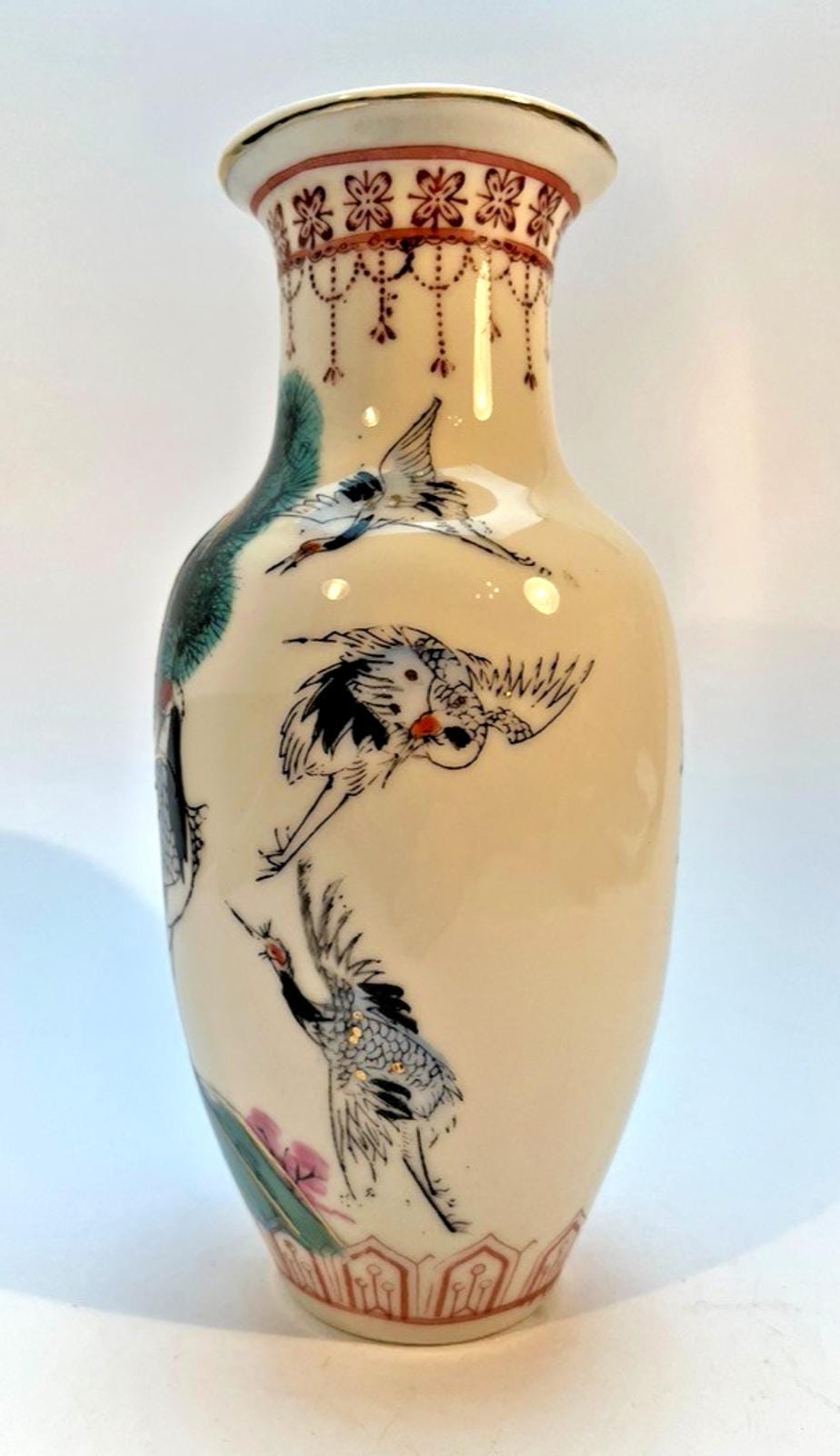 Vintage Chinese Urn Vase H20.5cm in Artistic Crane & Floral Scene Pattern VGC