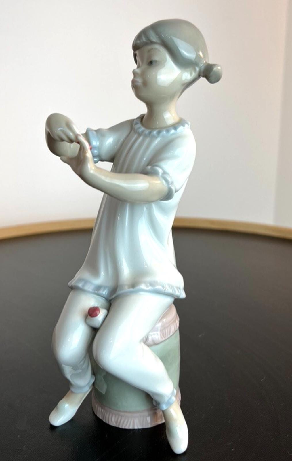 Lladro Girl Manicuring in Pyjamas, Number 1082 Nail Polish Porcelain Figurine