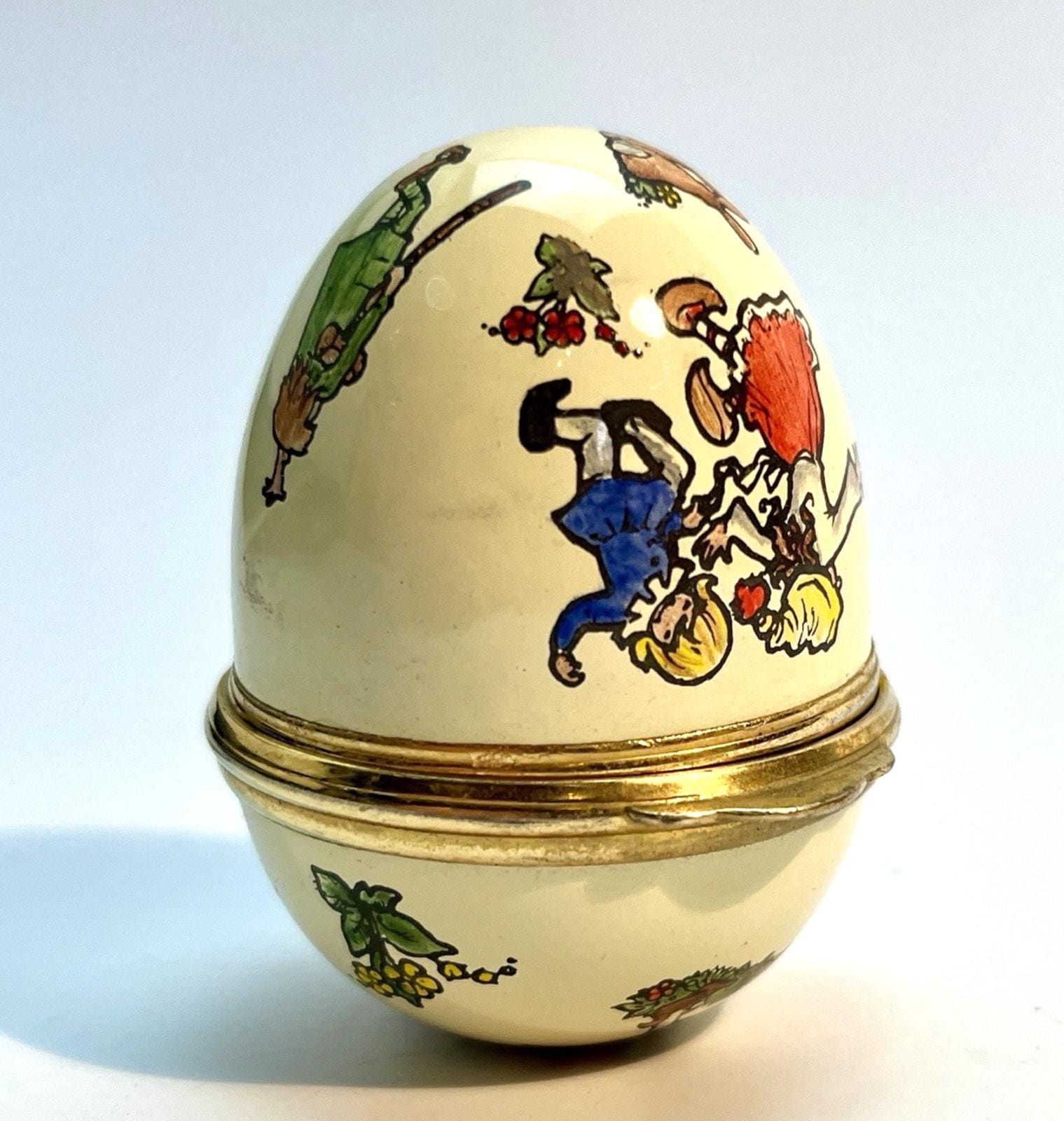 Rare Toye & Kenning Enamel Egg Pied Piper Vintage Gilt Trinket Box