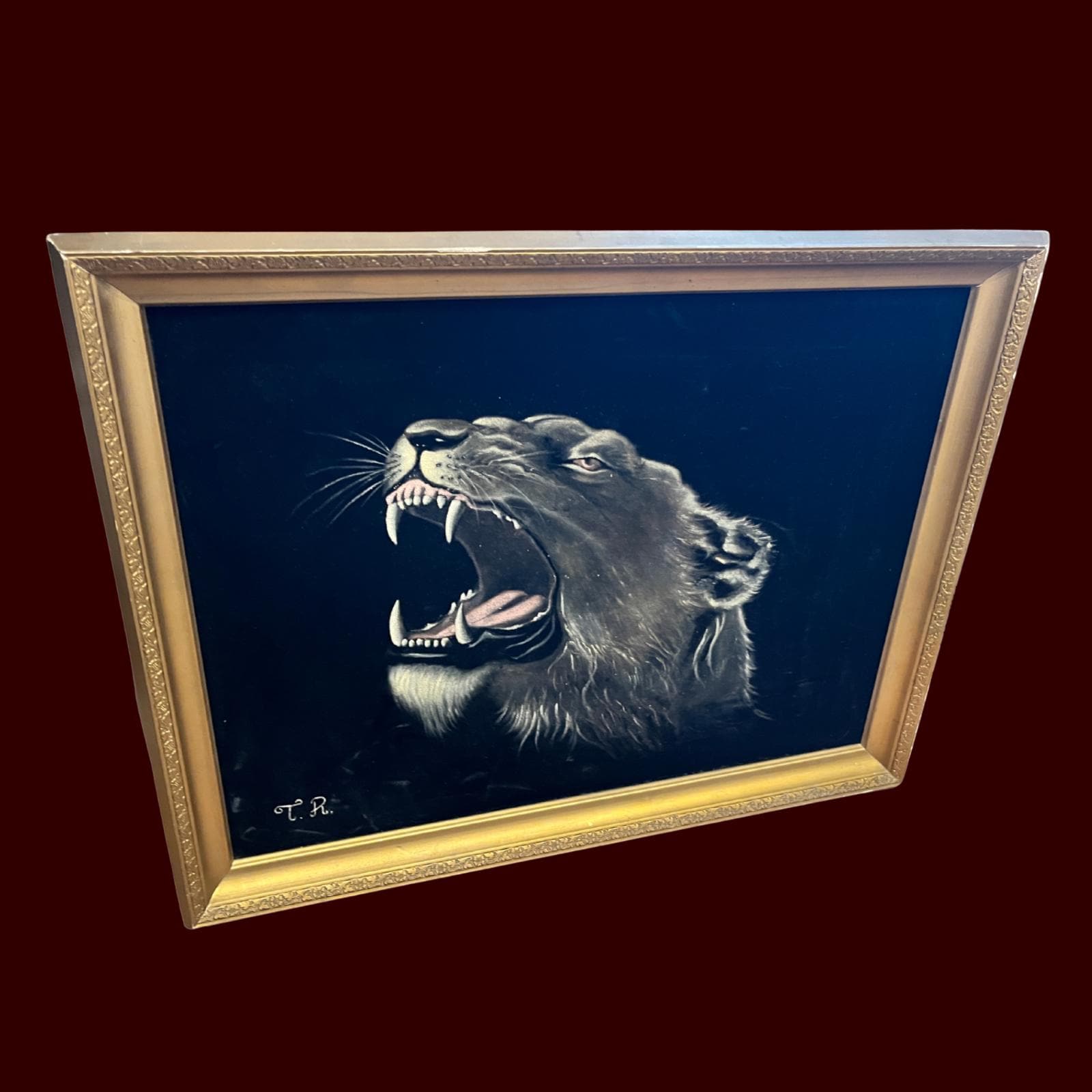 Vintage Black Velvet Lioness Painting: Roaring Big Cat, Retro 1970s Lounge Art