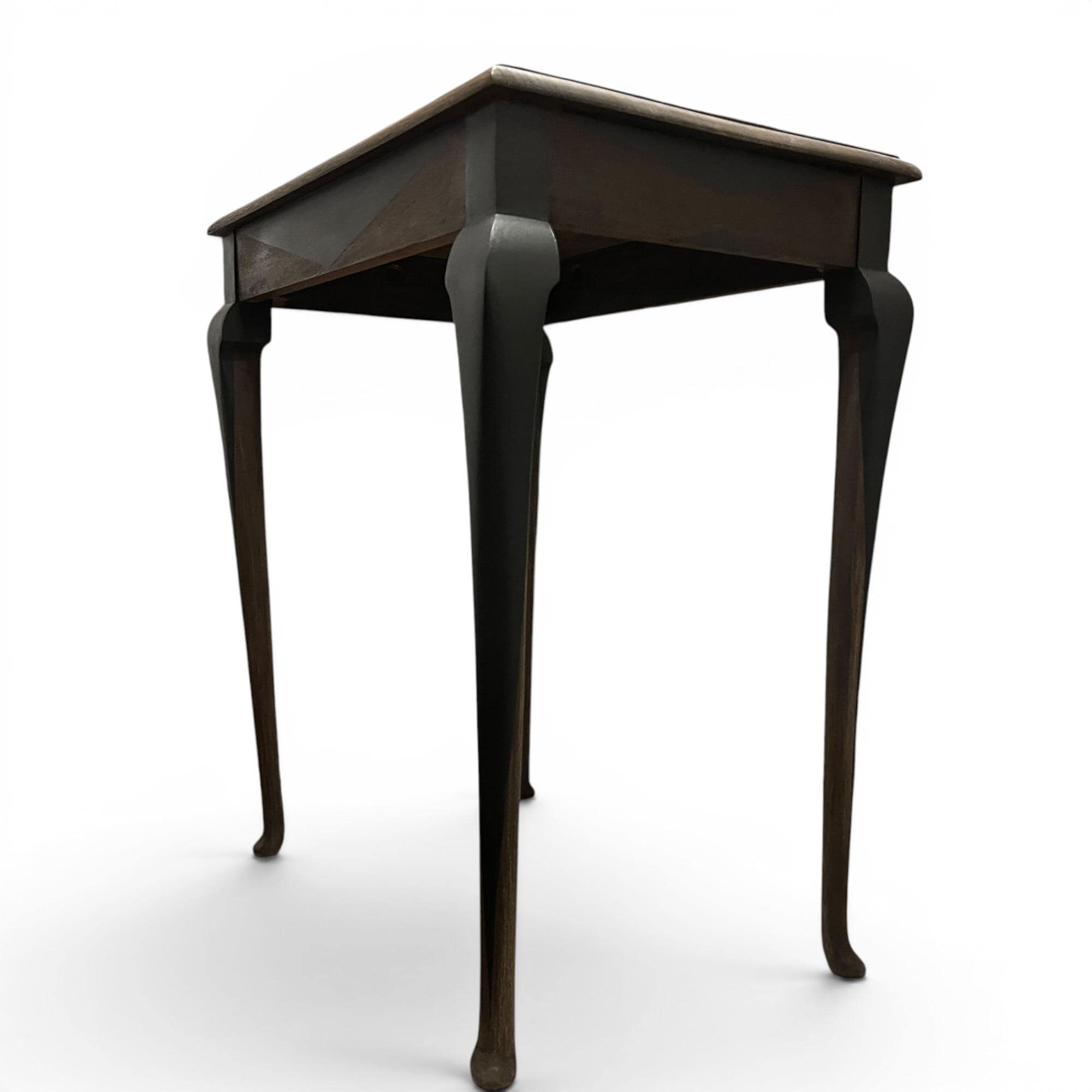 Vintage Side Table / Lamp Table Queen Anne Style – Refinished Dark Wood Occasion