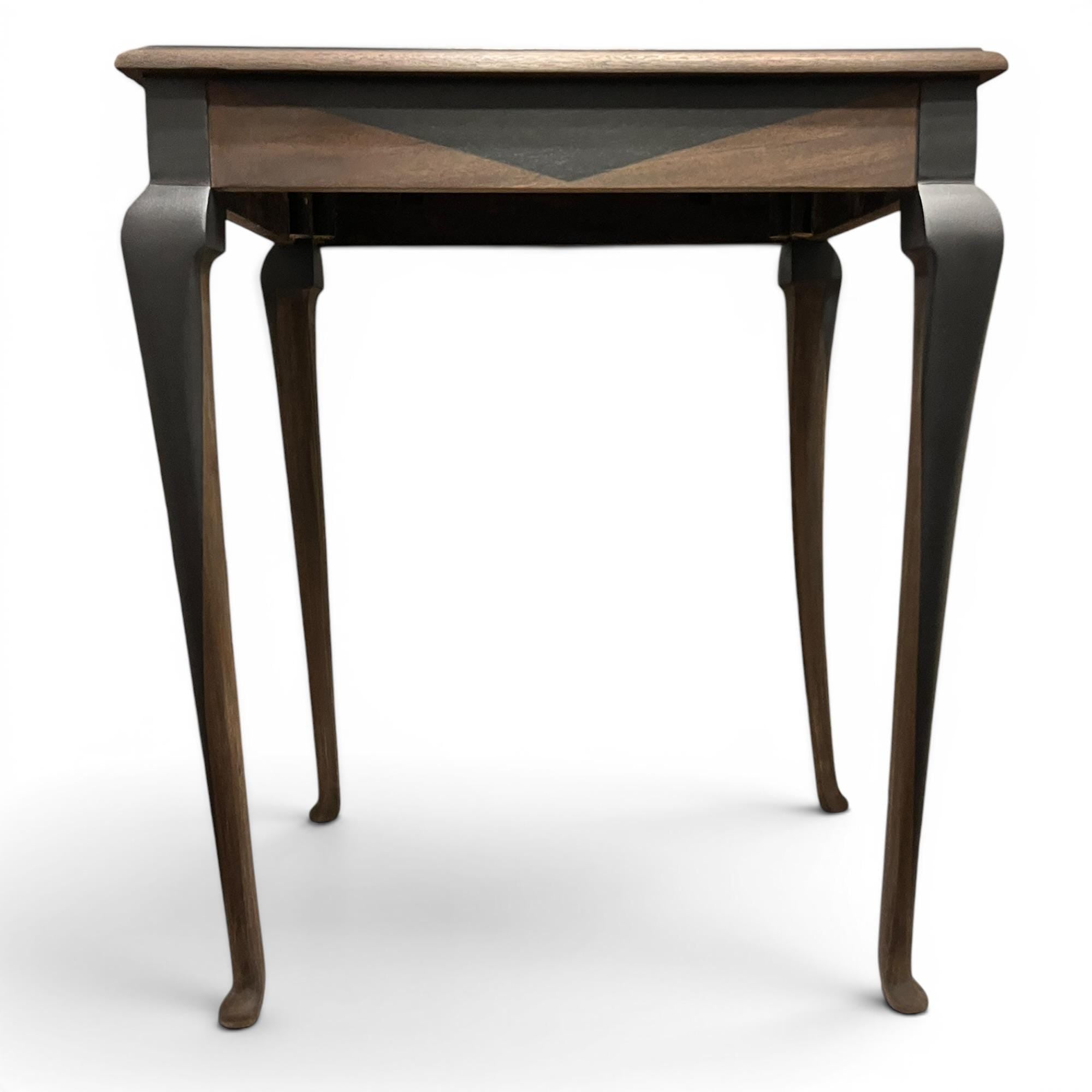 Vintage Side Table / Lamp Table Queen Anne Style – Refinished Dark Wood Occasion