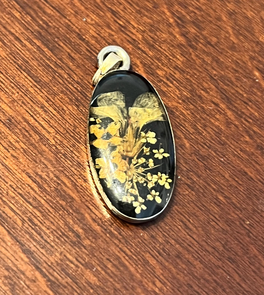 Real Dried Flower Resin Pendant Necklace Charm, Botanical Floral Jewellery, Oval Black Background Pendant