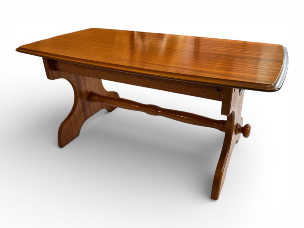 Vintage Wooden Coffee Table 86cm Length 46cm Width 39cm Height Turned Stretcher