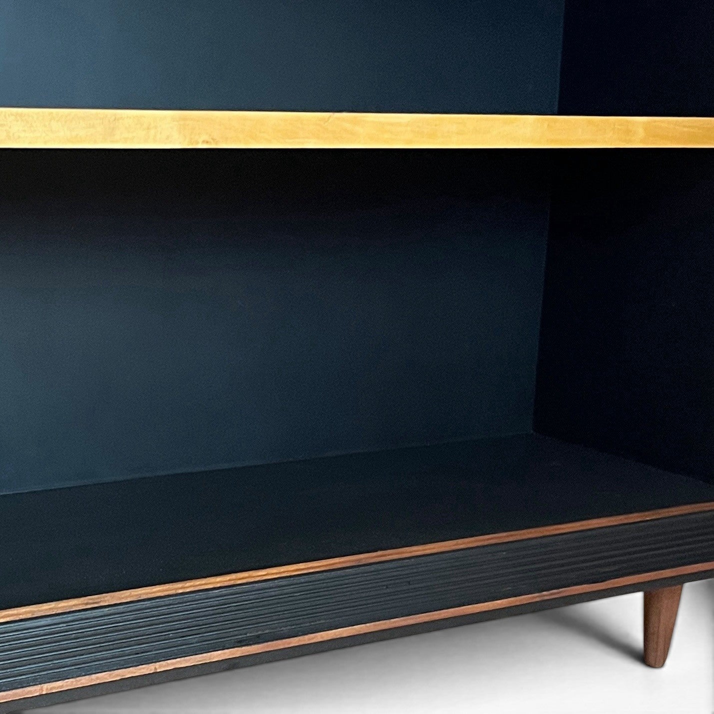 Mid Century Bookcase / Shelving Cabinet – Upcycled Retro Display Shelf 107cm