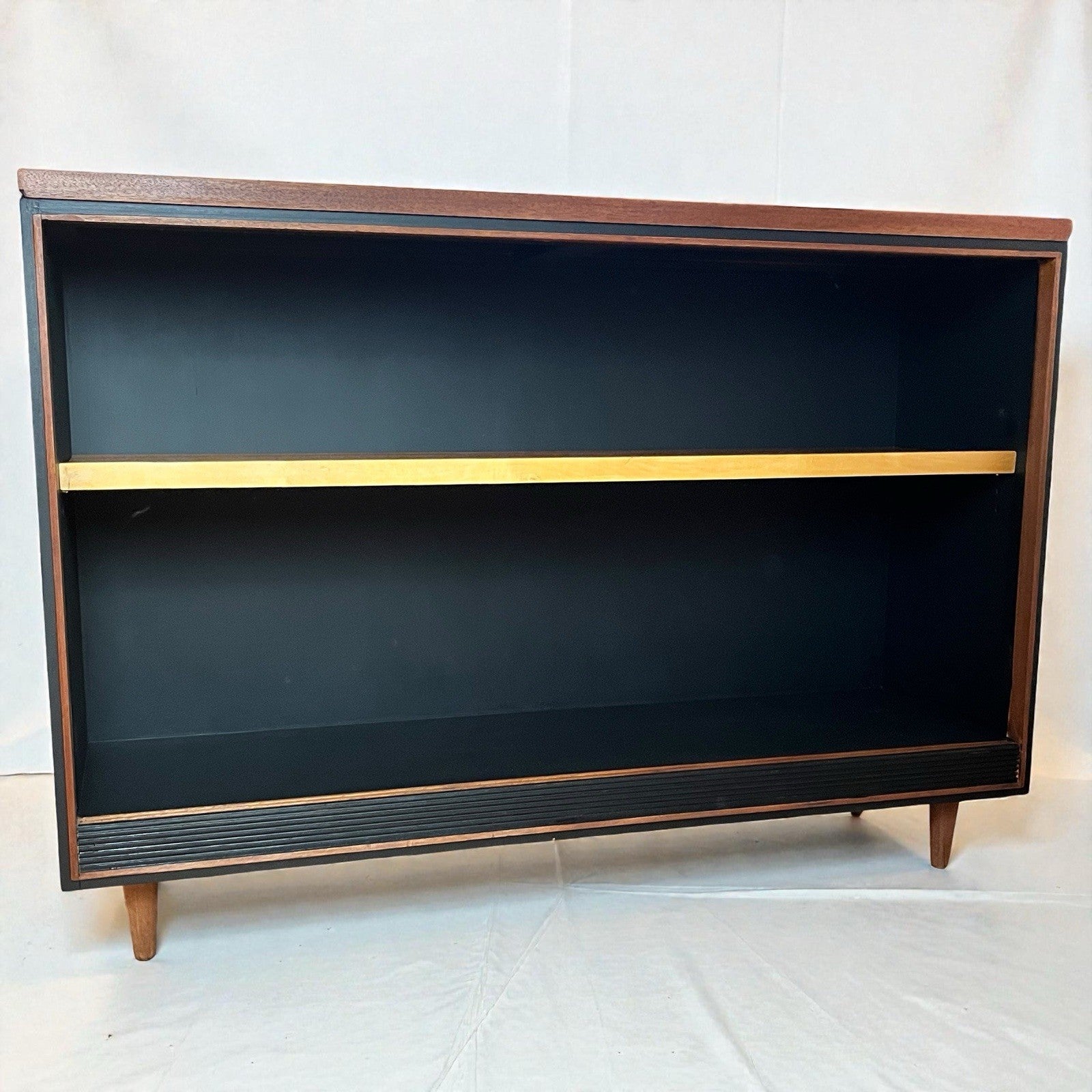 Mid Century Bookcase / Shelving Cabinet – Upcycled Retro Display Shelf 107cm